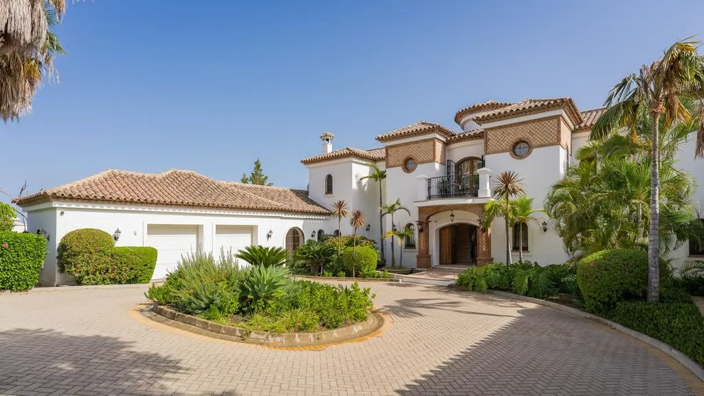 Villa 742m² in Portugal, Oeirash. Priced at 4200000€ rent photo-3