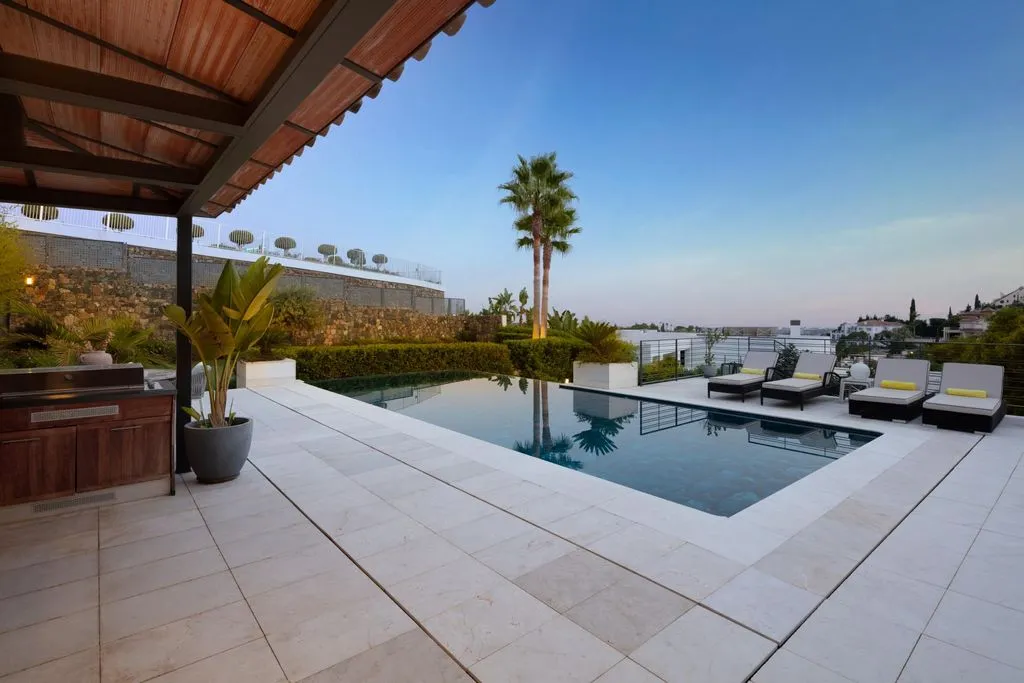 Villa 850m² in Portugal, Oeirash. Priced at 4850000€ rent photo-3