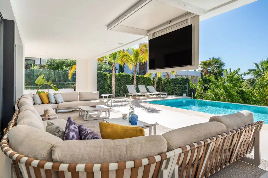 Villa 497m² in Portugal, Oeirash. Priced at 3690000€ rent photo-3