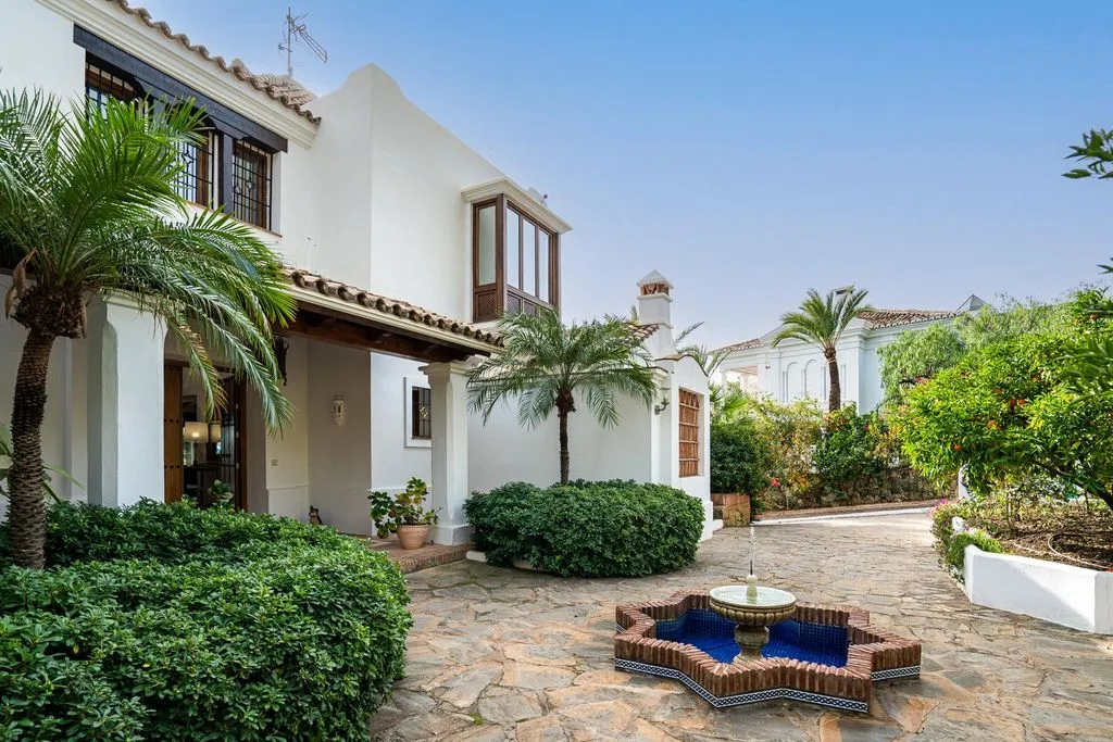Villa 442m² in Portugal, Oeirash. Priced at 4995000€ rent photo-6