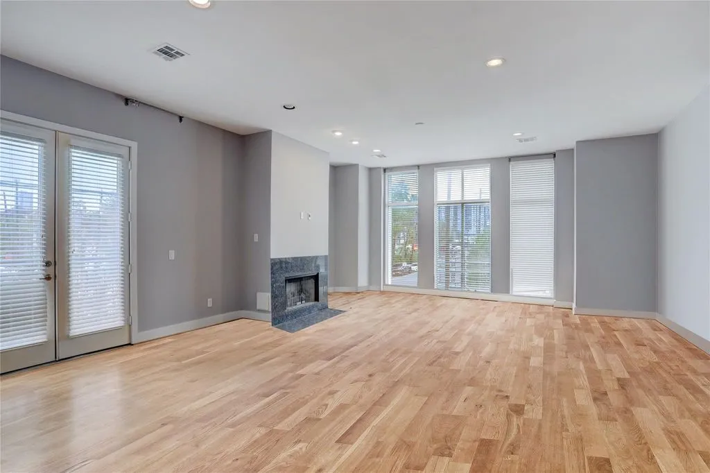 Townhouse 251m² in USA, Houston. Priced at 654000€ rent photo-6