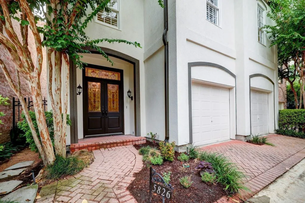 House 364m² in USA, Houston. Priced at 1097700€ rent photo-1