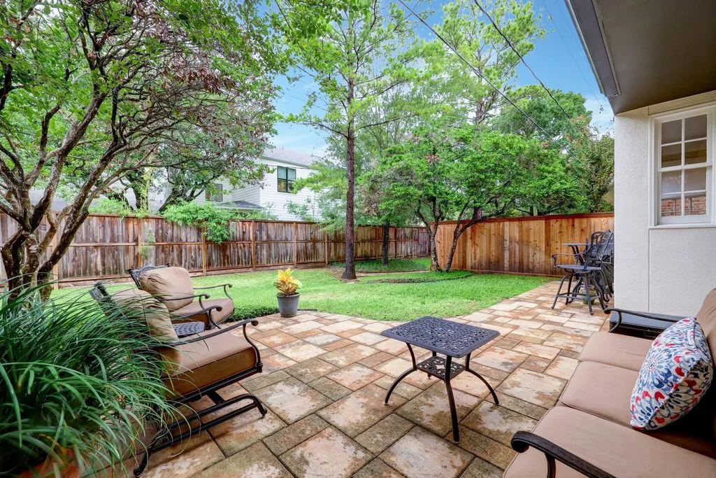 House 364m² in USA, Houston. Priced at 1097700€ rent photo-5