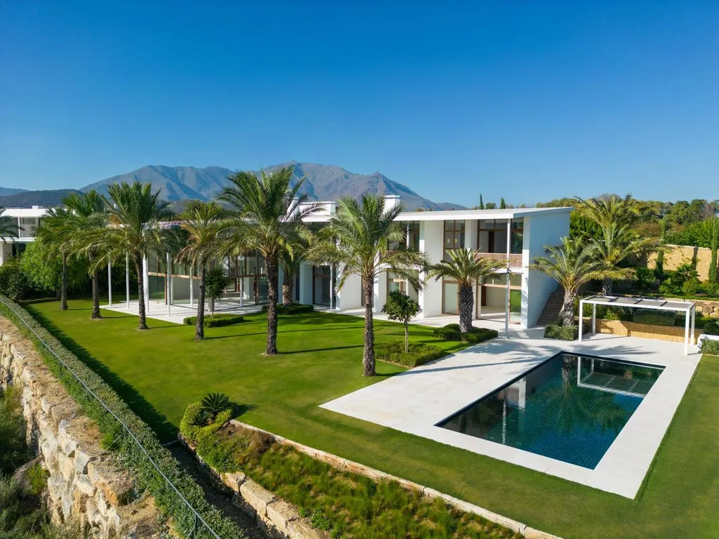 Villa 795m² in Portugal, Oeirash. Priced at 9000000€ rent photo-2