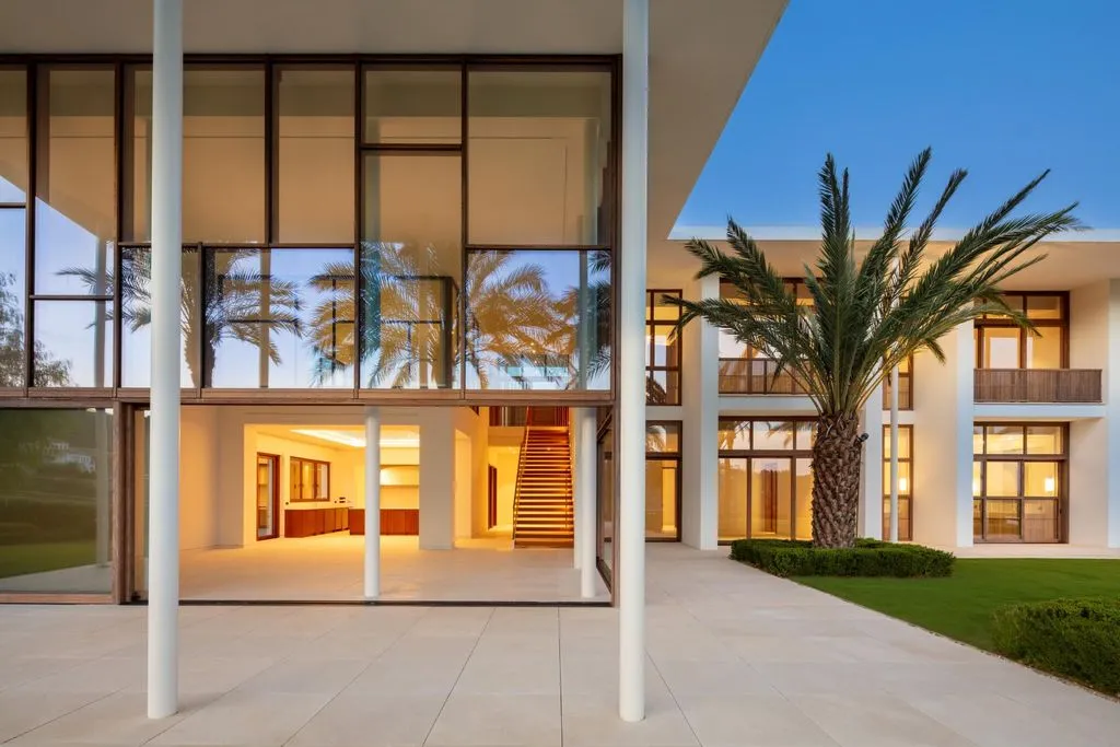 Villa 795m² in Portugal, Oeirash. Priced at 9000000€ rent photo-6