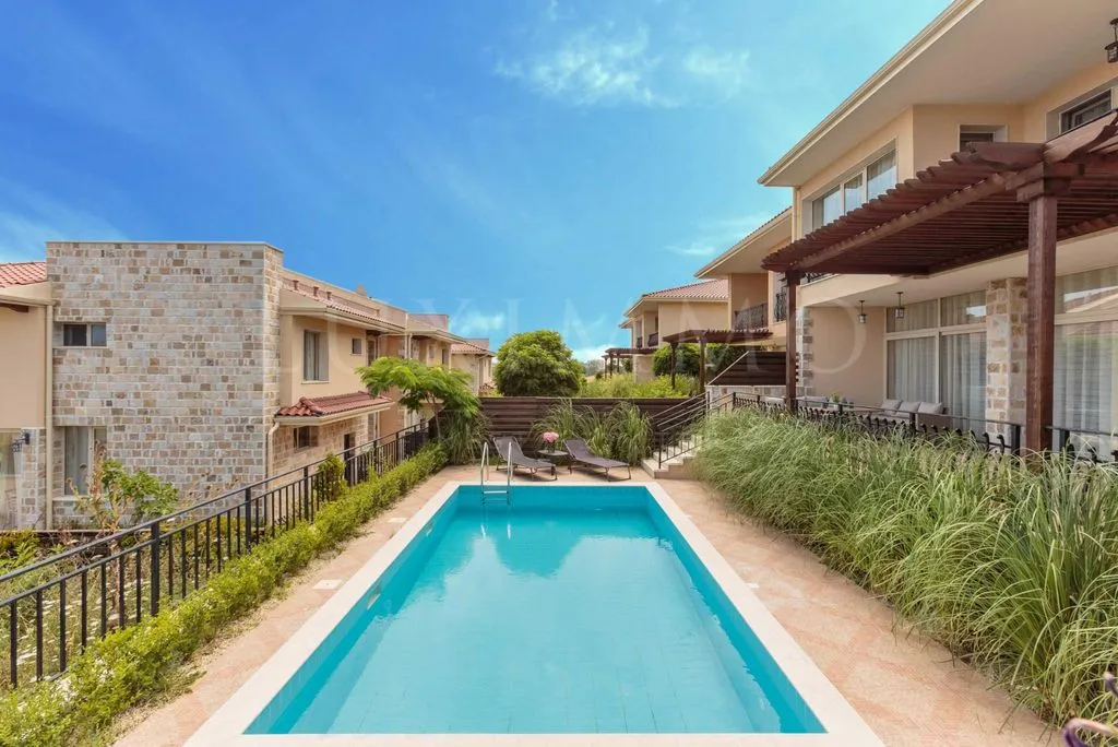 Townhouse 173m² in Bulgaria, Lozen. Priced at 370000€ rent photo-2