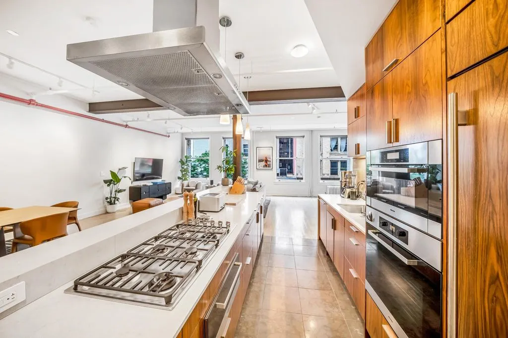 Flat 234m² in USA, New York. Priced at 4573600€ rent photo-6