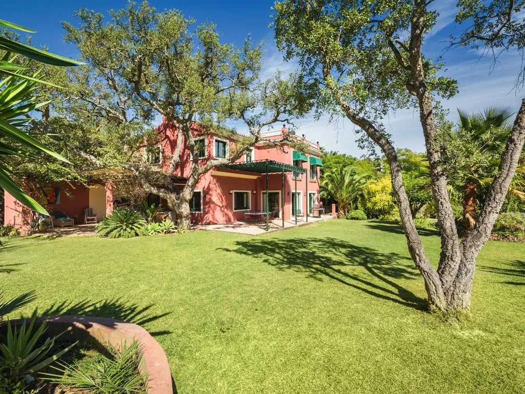 Villa 550m² in Italy, Manerba del Garda. Priced at 1800000€ rent photo-1