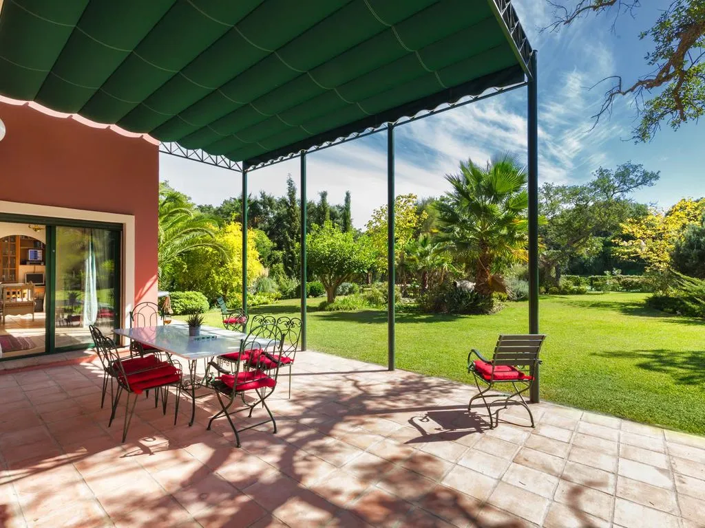 Villa 550m² in Italy, Manerba del Garda. Priced at 1800000€ rent photo-4