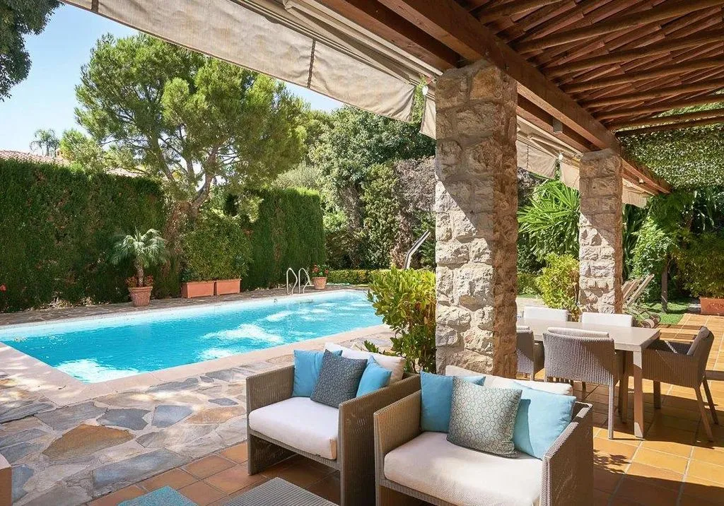 Villa 200m² in Italy, Arma di Taja. Priced at 5900000€ rent photo-2
