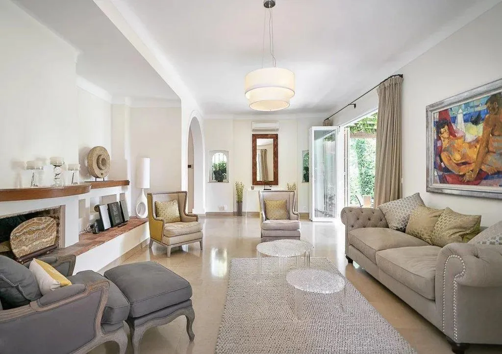 Villa 200m² in Italy, Arma di Taja. Priced at 5900000€ rent photo-4