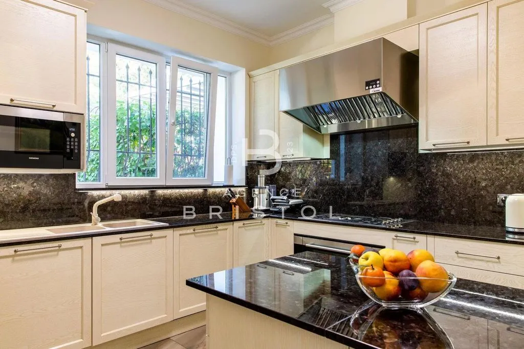 Villa 320m² in Italy, Arma di Taja. Priced at 7000000€ rent photo-5