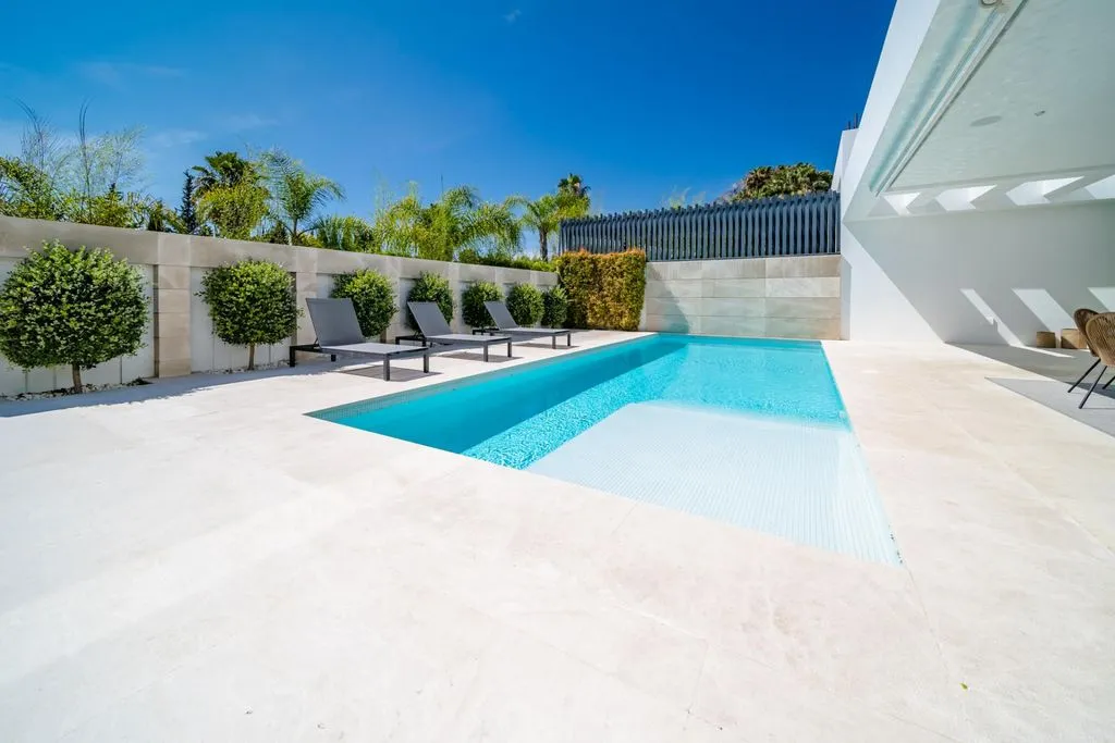 Villa 475m² in Portugal, Oeirash. Priced at 4500000€ rent photo-2