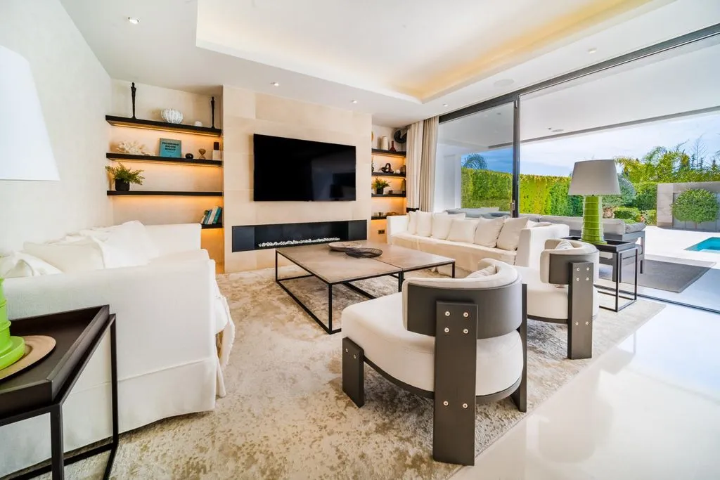 Villa 475m² in Portugal, Oeirash. Priced at 4500000€ rent photo-4
