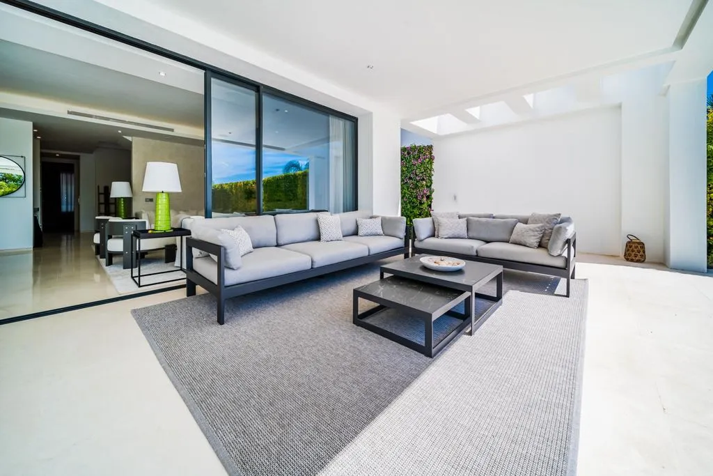Villa 475m² in Portugal, Oeirash. Priced at 4500000€ rent photo-6