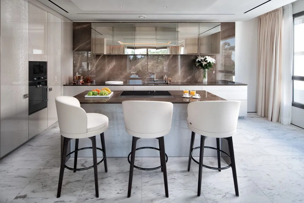 Flat 252m² in Portugal, Oeirash. Priced at 4250000€ rent photo-6