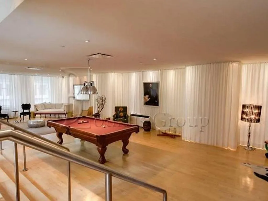 Flat 232m² in USA, New York. Priced at 4253400€ rent photo-4