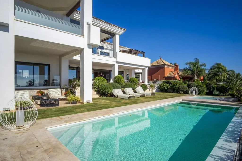 Villa 880m² in Portugal, Oeirash. Priced at 7950000€ rent photo-2