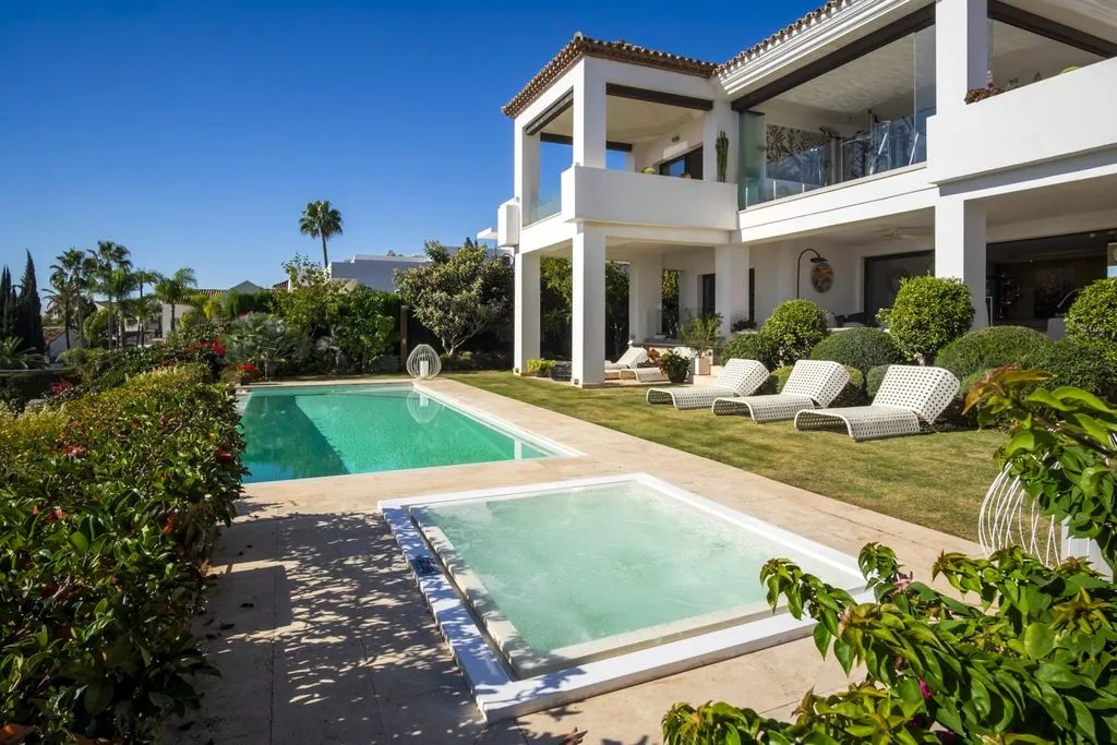 Villa 880m² in Portugal, Oeirash. Priced at 7950000€ rent photo-3