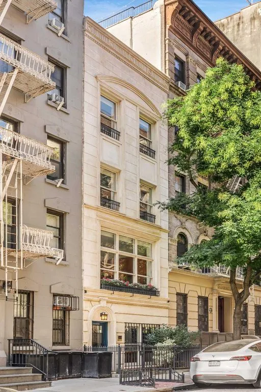 Townhouse 464m² in USA, New York. Priced at 7313100€ rent photo-1