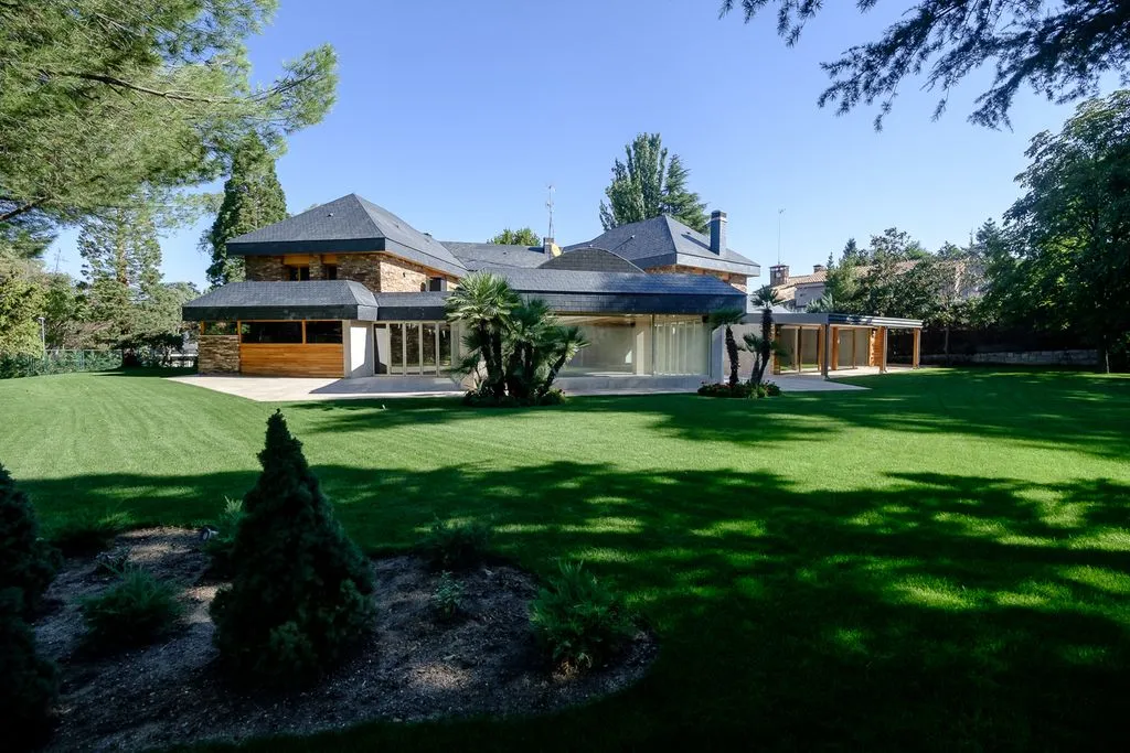 House 1400m² in Portugal, Lisbon. Priced at 4800000€ rent photo-1