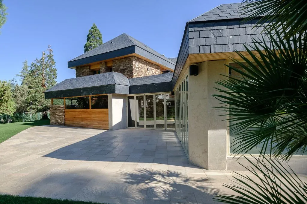 House 1400m² in Portugal, Lisbon. Priced at 4800000€ rent photo-6