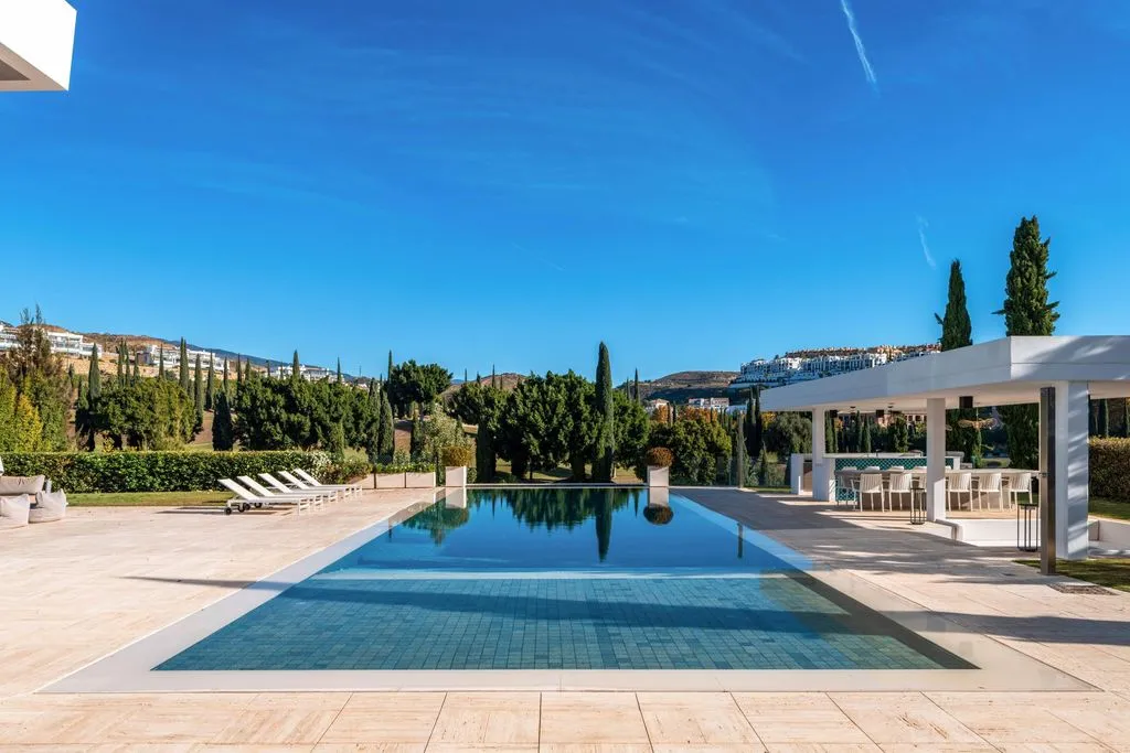 Villa 680m² in Portugal, Oeirash. Priced at 4995000€ rent photo-2