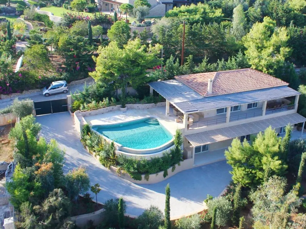 House 400m² in Portugal, Porto. Priced at 2750000€ rent photo-1
