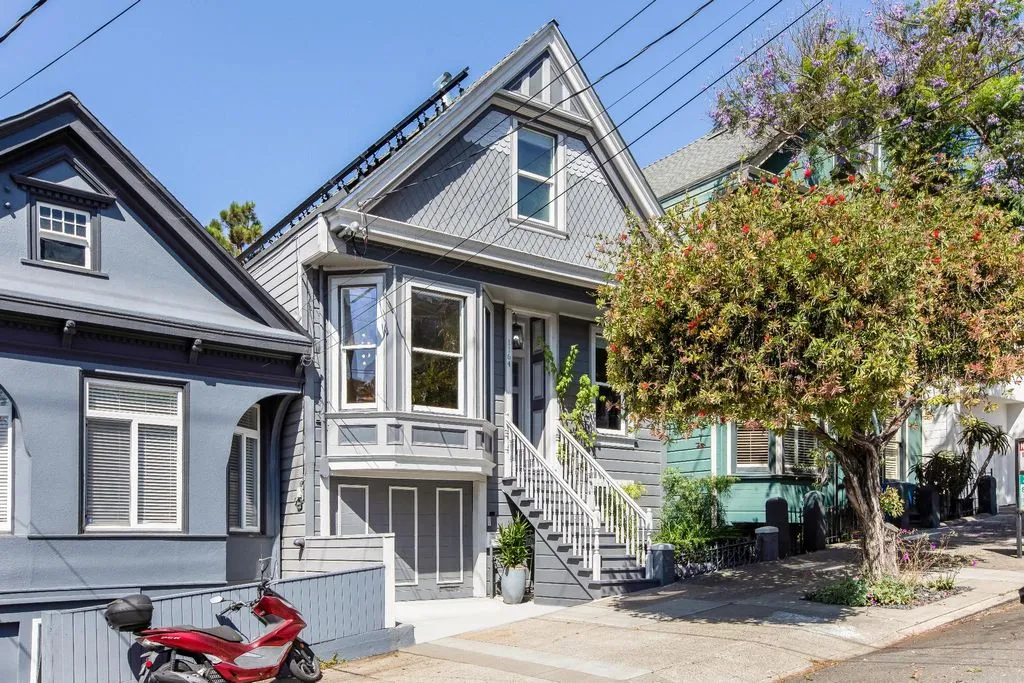 House 297m² in USA, San Francisco. Priced at 2739600€ rent photo-2