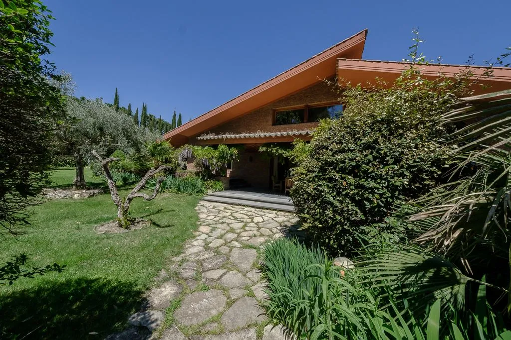 House 2520m² in Portugal, Lisbon. Priced at 8000000€ rent photo-2