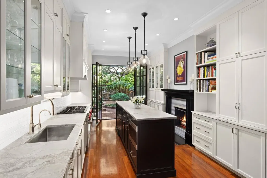 Townhouse 363m² in USA, New York. Priced at 6398400€ rent photo-1