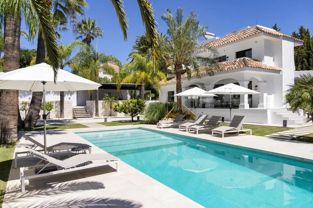 Villa 444m² in Portugal, Oeirash. Priced at 3995000€ rent photo-2