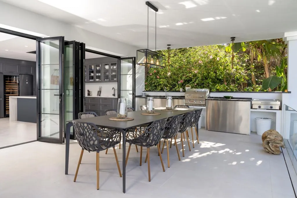 Villa 444m² in Portugal, Oeirash. Priced at 3995000€ rent photo-4