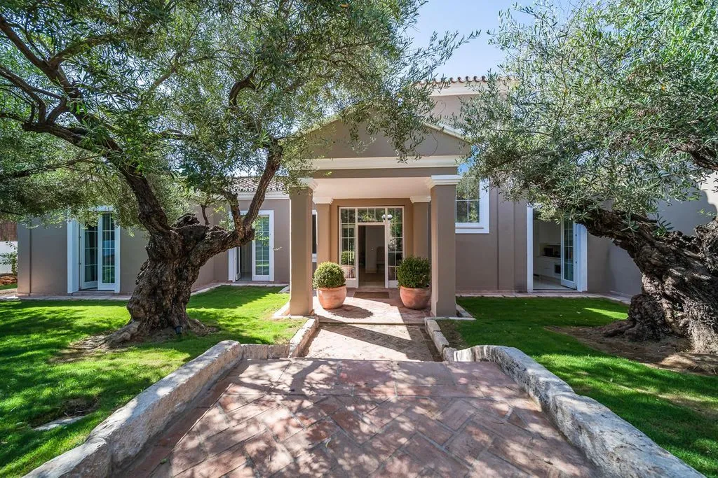 Villa 320m² in Portugal, Oeirash. Priced at 4750000€ rent photo-1