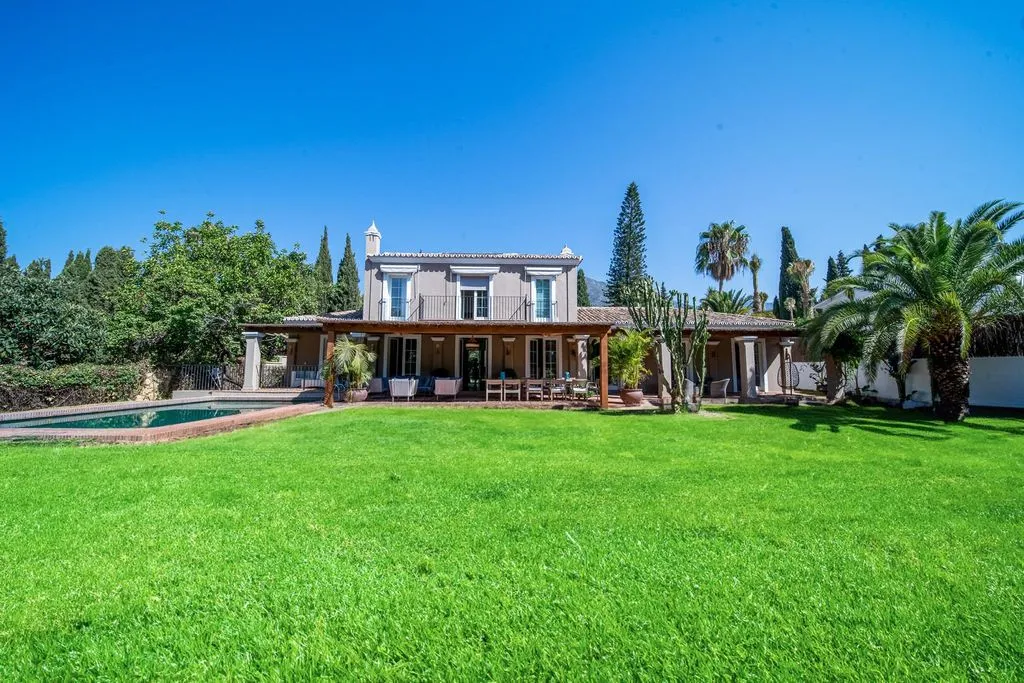 Villa 320m² in Portugal, Oeirash. Priced at 4750000€ rent photo-3