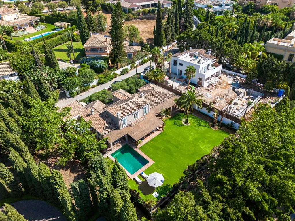 Villa 320m² in Portugal, Oeirash. Priced at 4750000€ rent photo-4