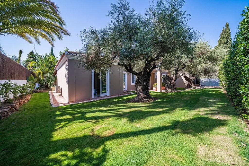 Villa 320m² in Portugal, Oeirash. Priced at 4750000€ rent photo-5