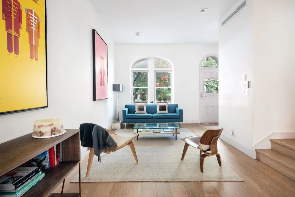 Townhouse 306m² in USA, New York. Priced at 4390600€ rent photo-2
