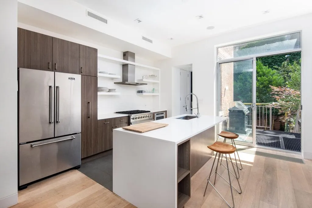 Townhouse 306m² in USA, New York. Priced at 4390600€ rent photo-4