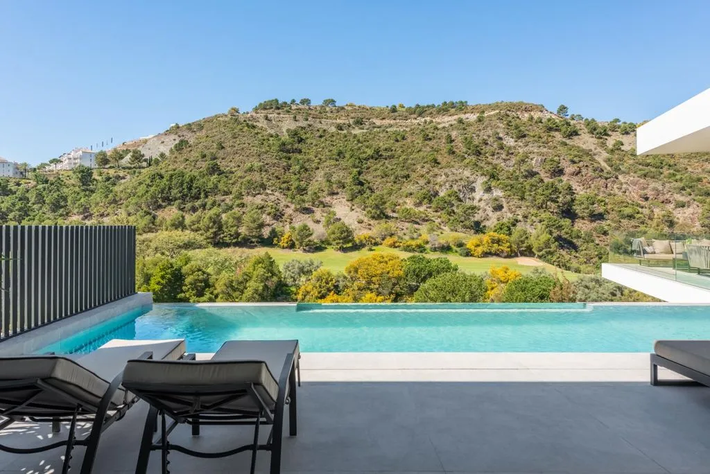 Villa 305m² in Portugal, Oeirash. Priced at 2985000€ rent photo-5
