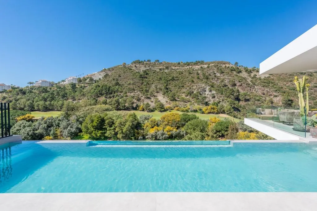 Villa 305m² in Portugal, Oeirash. Priced at 2985000€ rent photo-6