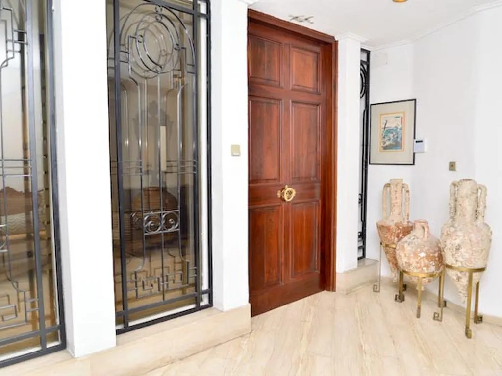 House 435m² in Greece, Athens. Priced at 1800000€ rent photo-4