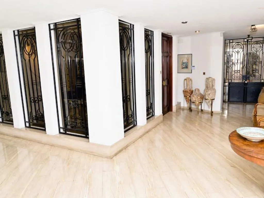 House 435m² in Greece, Athens. Priced at 1800000€ rent photo-5