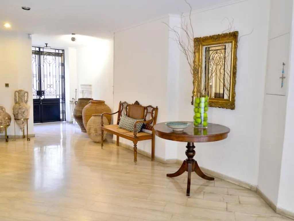 House 435m² in Greece, Athens. Priced at 1800000€ rent photo-6