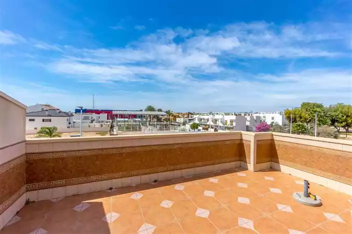Flat 121m² in France, La Hard Fréné. Priced at 196500€ rent photo-3