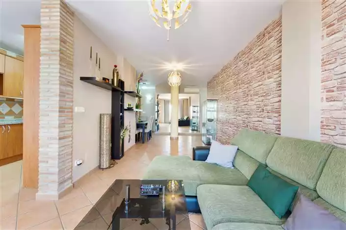 Flat 121m² in France, La Hard Fréné. Priced at 196500€ rent photo-9