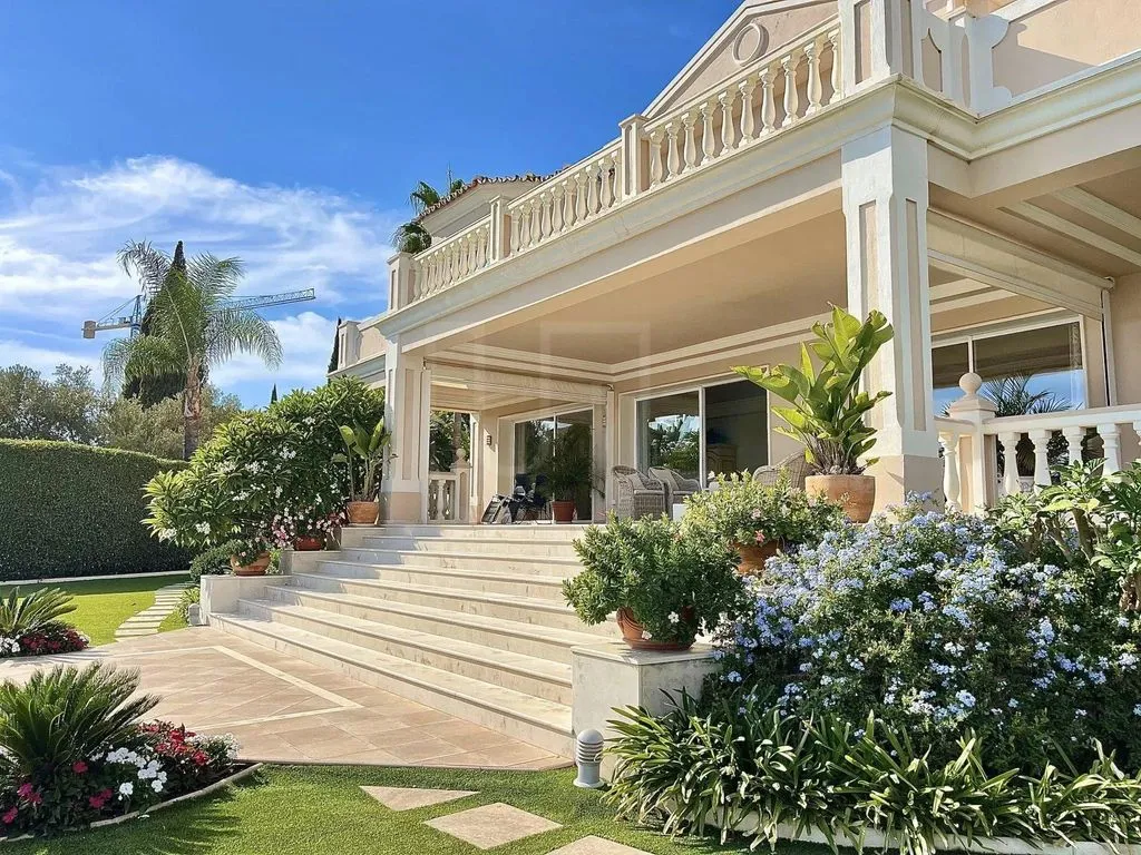 Villa 1181m² in Portugal, Oeirash. Priced at 9500000€ rent photo-4