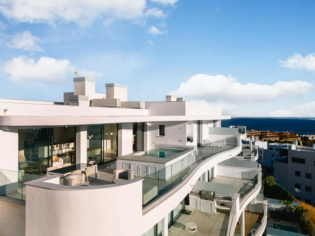 Penthouse 148m² in Italy, Mantua. Priced at 1349000€ rent photo-1