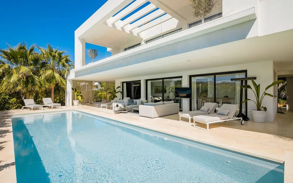 Villa 357m² in Portugal, Oeirash. Priced at 2950000€ rent photo-2