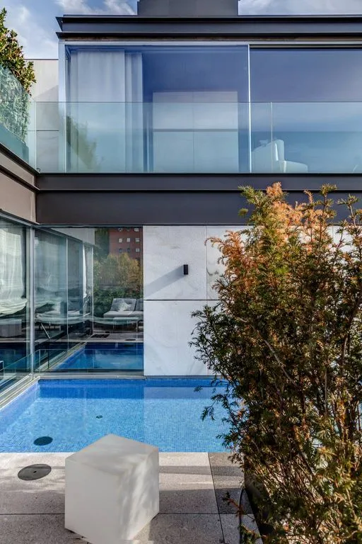 House 370m² in Portugal, Lisbon. Priced at 2975000€ rent photo-6